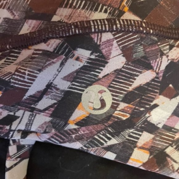 lululemon Energy Printed Sports Bra Size 6 - Picture 3 of 3